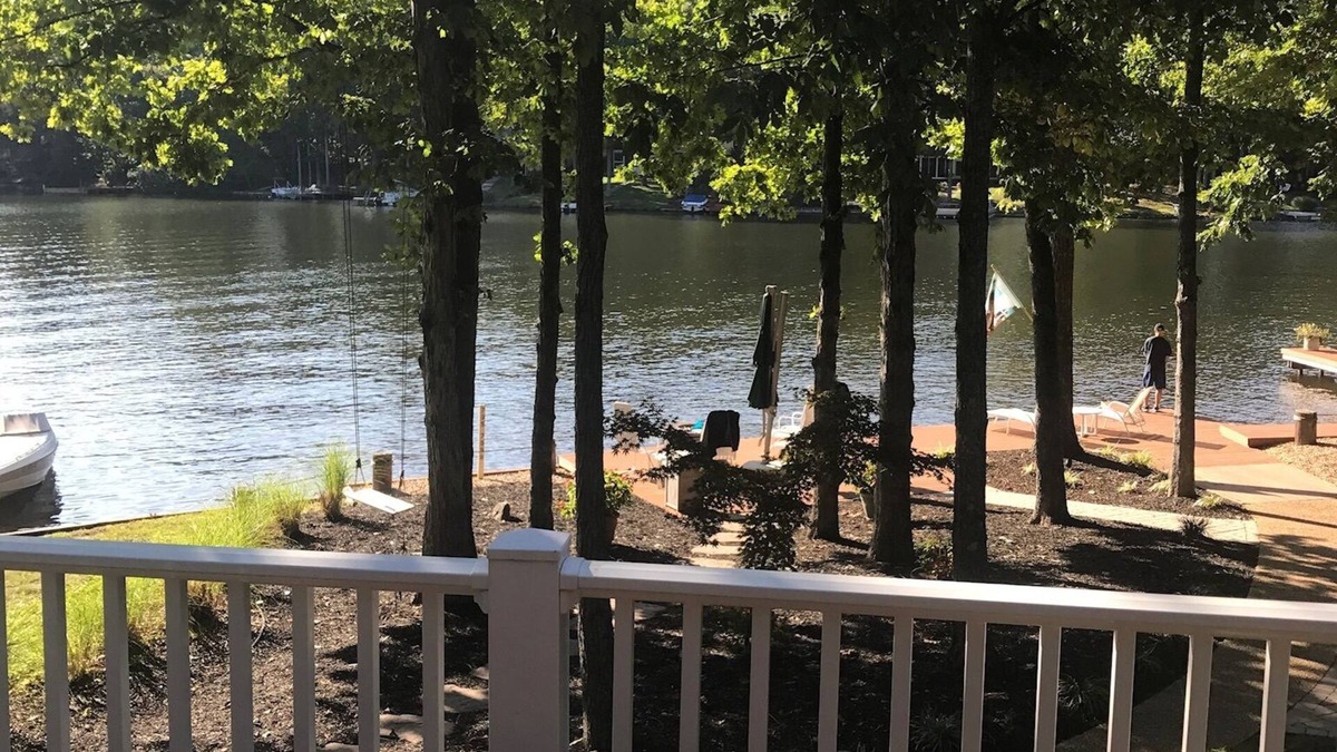 Lake of the Woods House | Luxury Lakefront Living with the Comforts of Home
