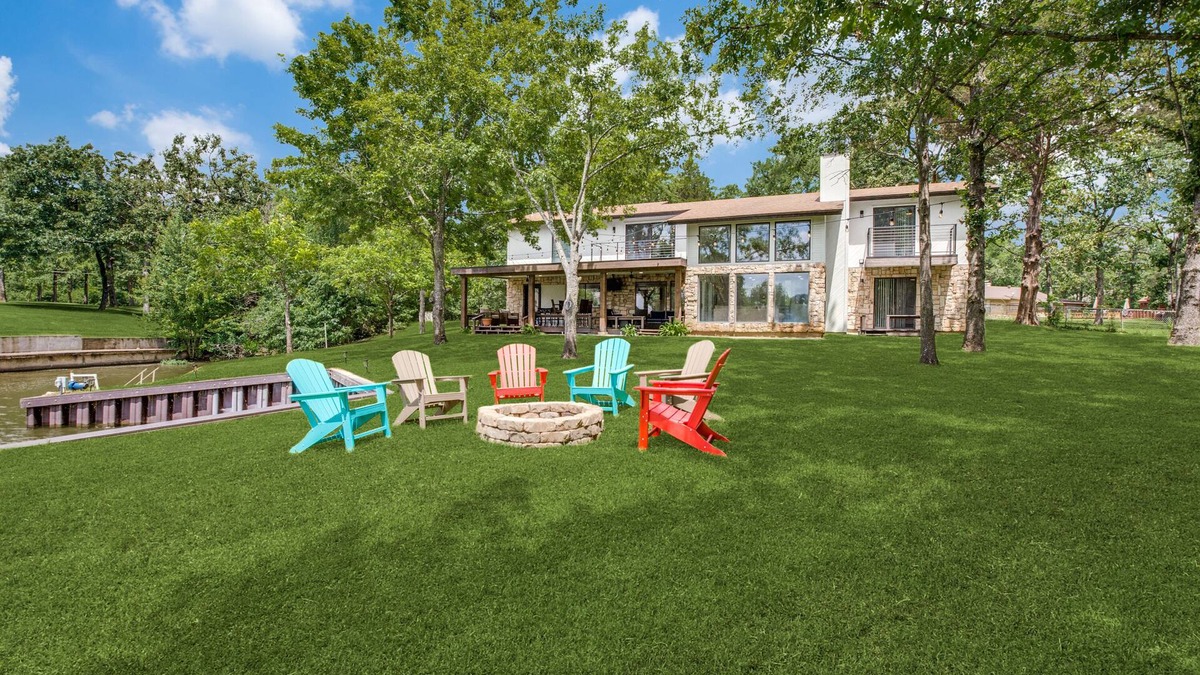 Carolyn Estates House | Luxury Lakefront Oasis - Kayaks, Views & Games