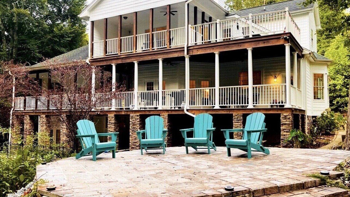 Townville House | Luxury Lakefront Retreat on lake Hartwell 18 miles from Clemson