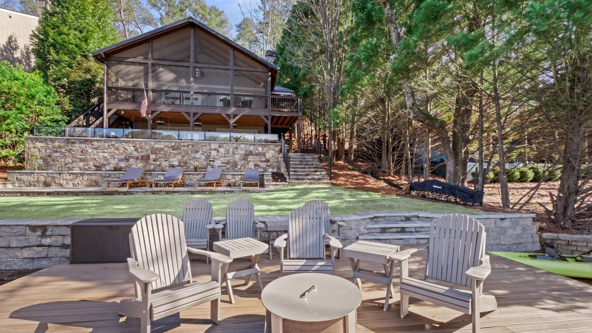 Waleska House | Luxury Lakefront Retreat with Hot Tub Arcade/Neighborhood Golf Course and Hiking