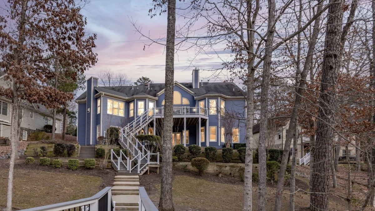 Olde Ferry Estates House | Luxury lakehouse with POOL SUMMER 2024. Hot Tub. Boat and Jet Ski Rental