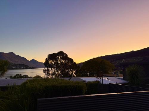 Frankton House | Luxury Lakeside Landing