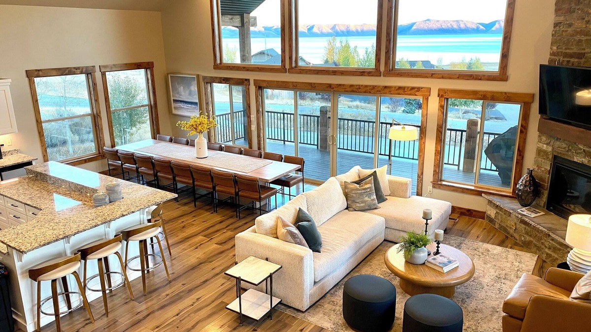 Fish Haven Cabin | Luxury lakeview house with hot tub, pools, pickleball, b-ball and private beach!