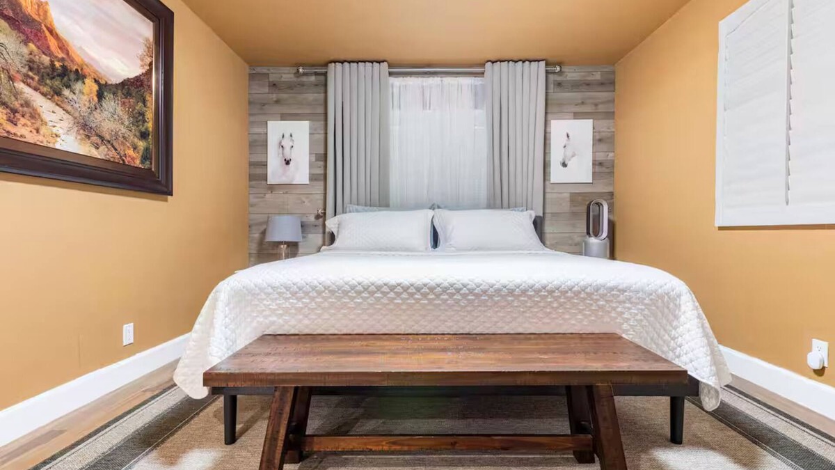Orange Apartment | Luxury Living w/Private Entrance, Jacuzzi Bathtub