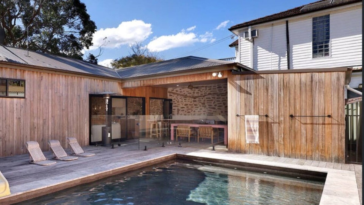 Caringbah House | Luxury living with pool 5 mins from the beach