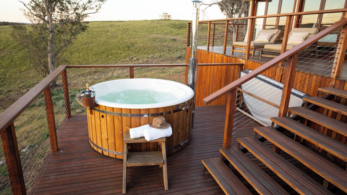 Capertee House | Luxury Lodge near Blue Mountains, Stunning, Spacious, mountain and river access