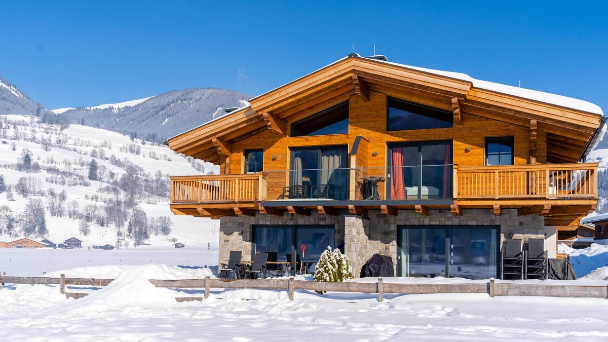 Lengdorf Ski Chalet | Luxury lodge with private terrace, garden & sauna