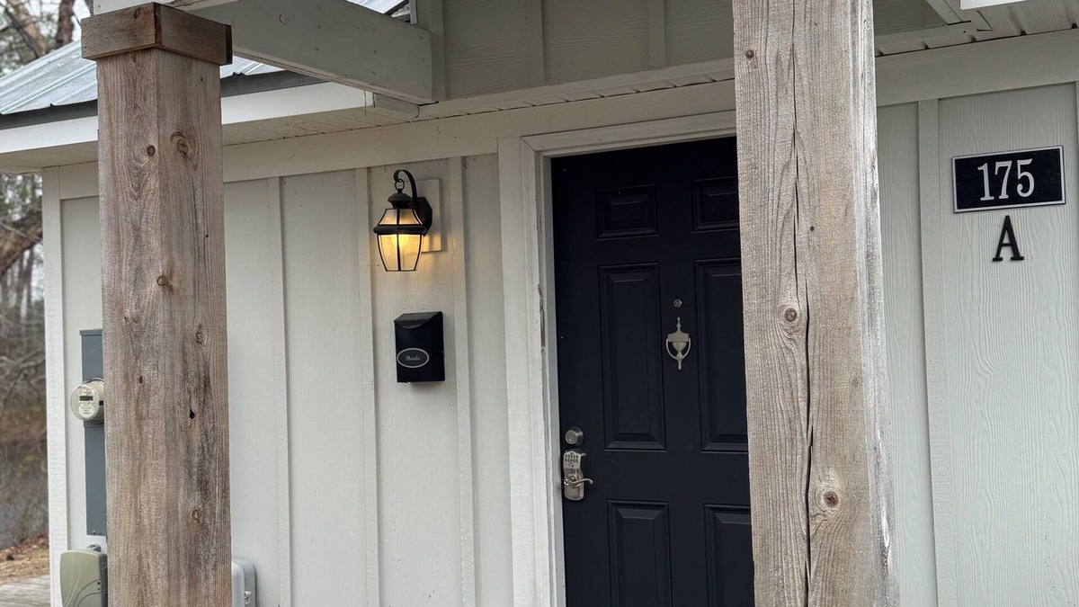 Elizabethtown Resort | Luxury Lodging, Lakefront View, Queen Bed w/Private Bath, Private Patio.