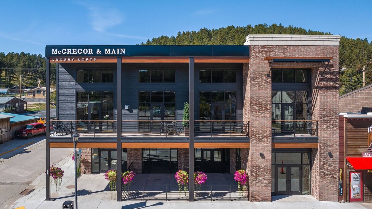 Hill City Apartment | Luxury Loft 5 Downtown Main Street