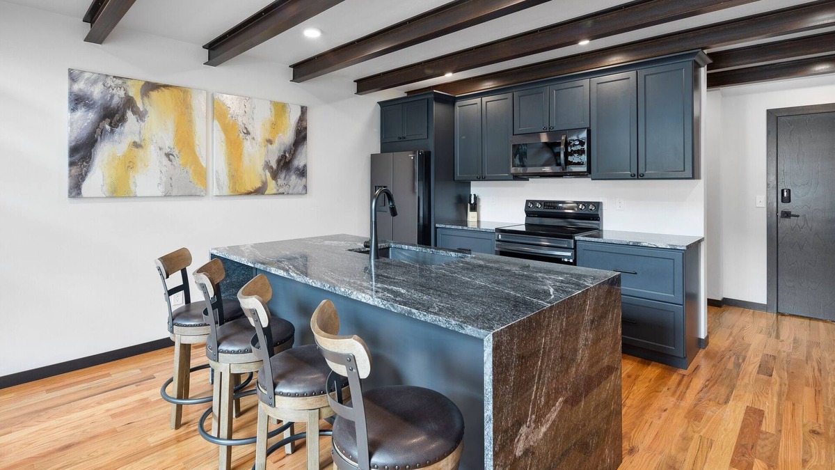 Hill City Apartment | Luxury Loft 7 Downtown Main Street