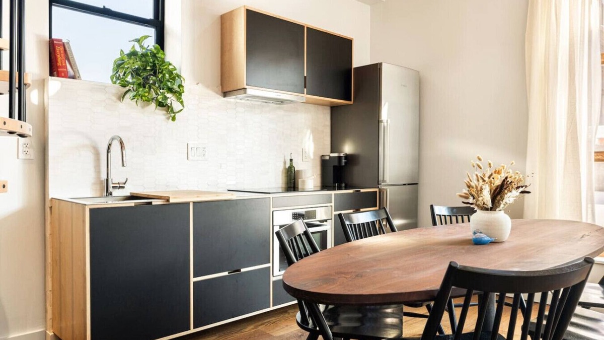 Cincinnati Apartment | Luxury Loft near Washington Park | Rooftop Deck