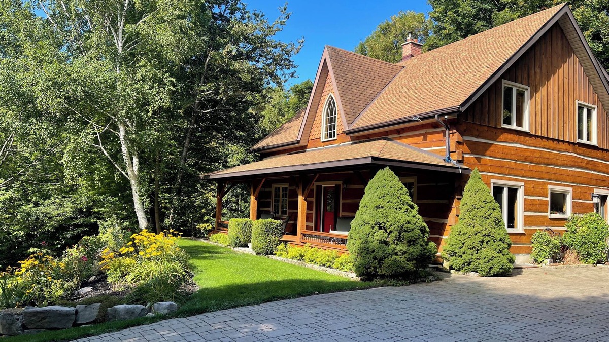 Meaford House | Luxury Log Home, Southern Georgian Bay - Explore Blue Mountain to Tobermory