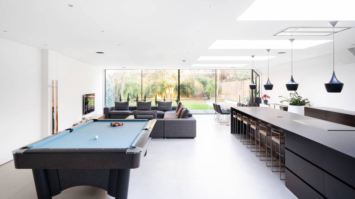 Town House | Luxury London House - Gym, Garden, Cinema, Pool Table, large spaces