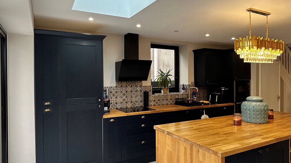 Victoria Park House | Luxury Long-stay House in Central Cardiff with Hot Tub