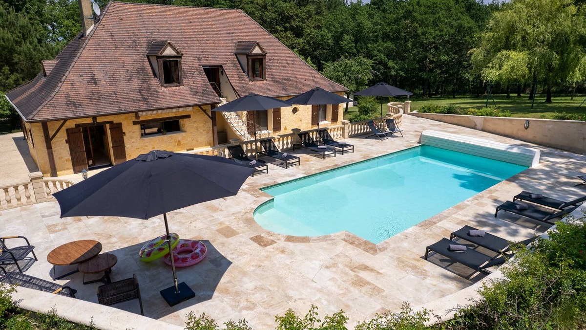 Rampieux Villa | Luxury Maison Saint-Blaise near Monpazier - with private heated pool and garden