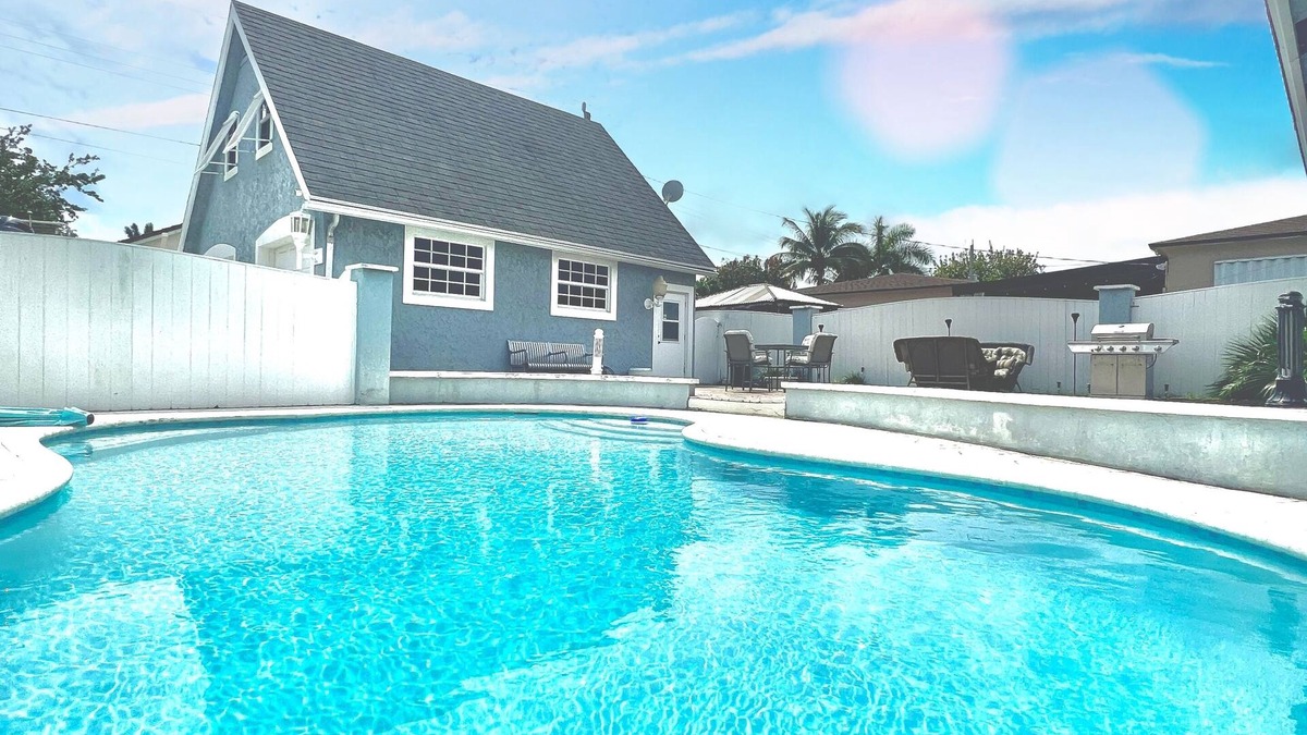 South Lake Apartment | Luxury Miami Oasis + Pool