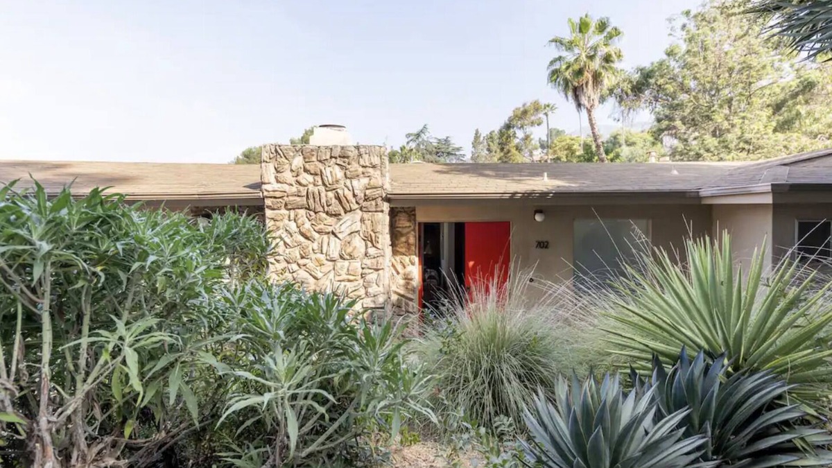 Rossmoyne House | Luxury Midcentury Home with Stunning Views, Amazing Amenities