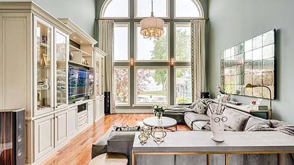 Grimsby House | Luxury Million $ Lakefront Estate House - Swimming Pool - Bed and Breakfast