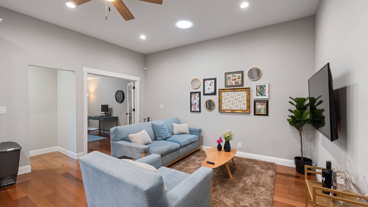 Prescott House | /Luxury Modern Home in Oakland with AC & WFH/