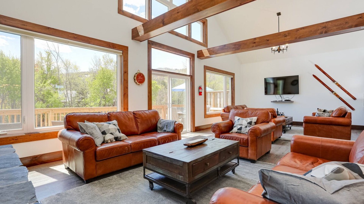 The Blue Mountains Ski Chalet | Luxury Mountain Retreat w/private hot tub (82958)