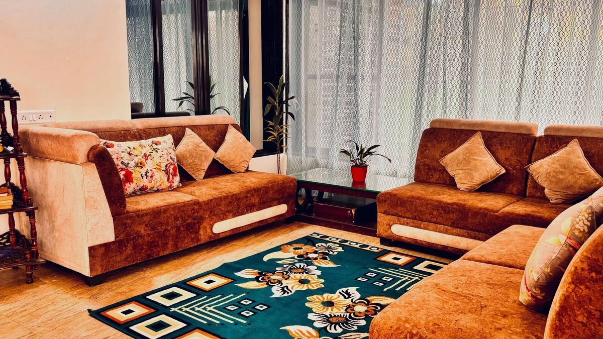 Kadadhe House | luxury mountain and dam view, family friendly with huge swimming pool villa.