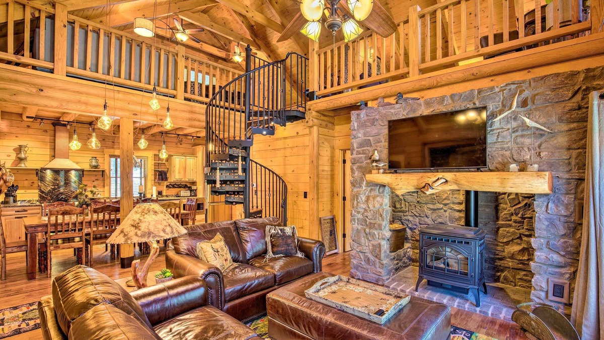Summerhaven Cabin | Luxury Mountain Cabin w/Furnished Deck + Views!