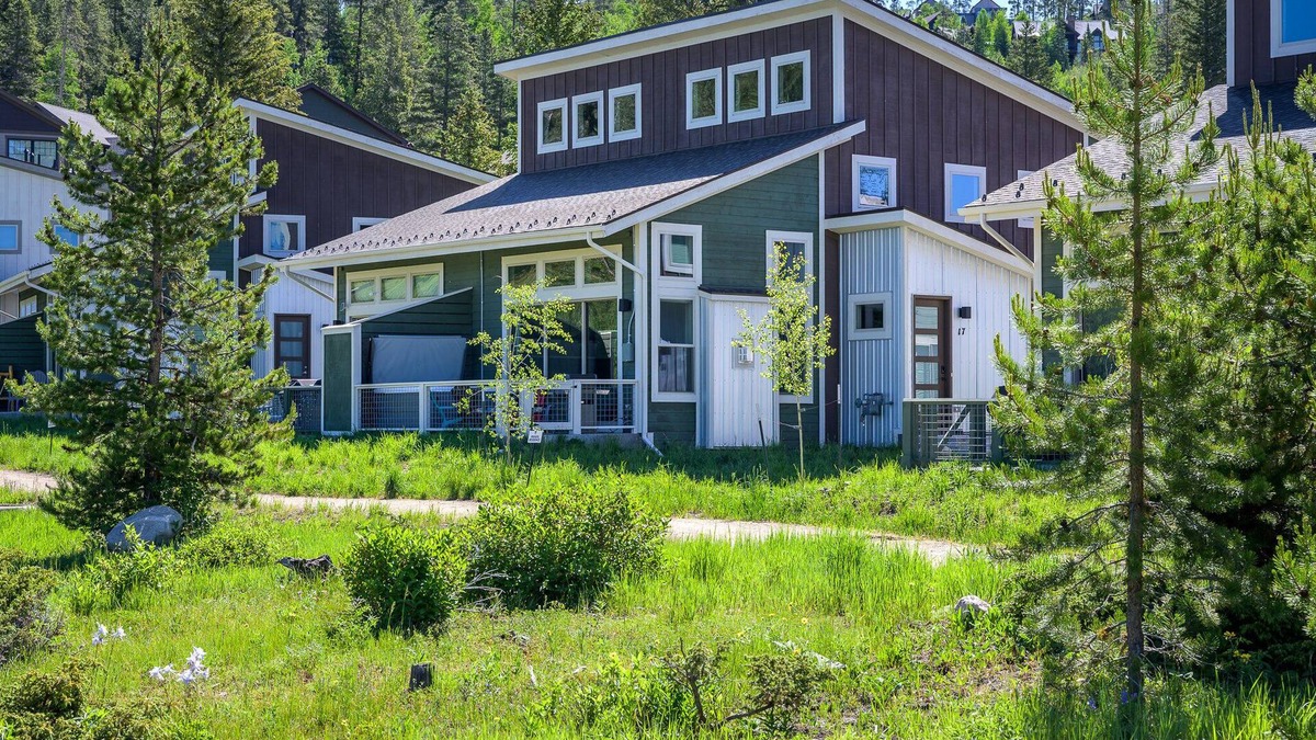Rendezvous House | Luxury Mountain Cabin 17 I Private Hot Tub I Great Views I Best Price I Discounted Attractions