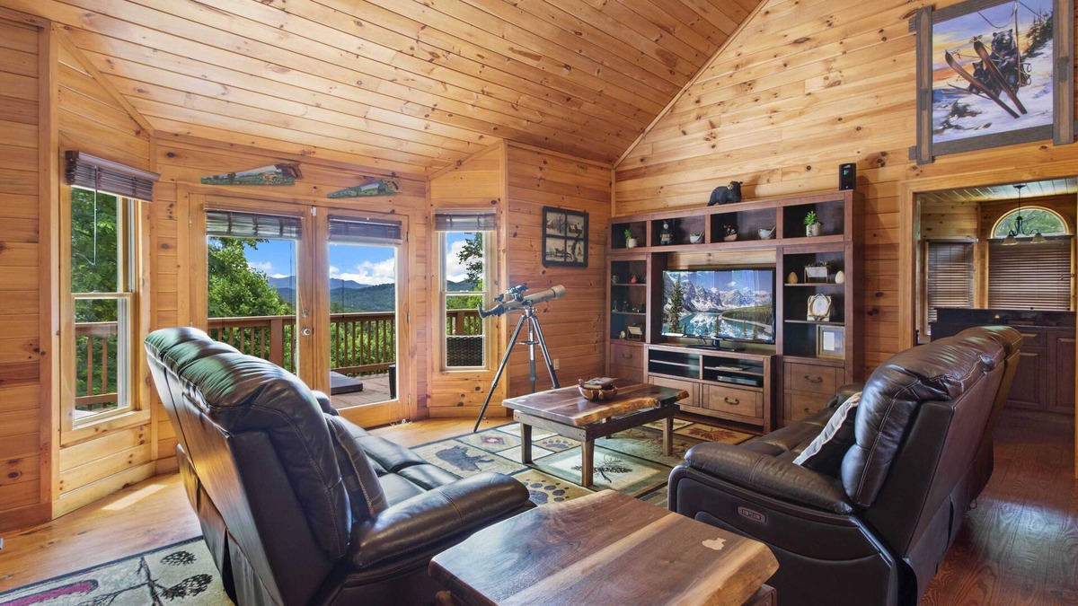Marion Cabin | Luxury Mountain Cabin on 10 Acres