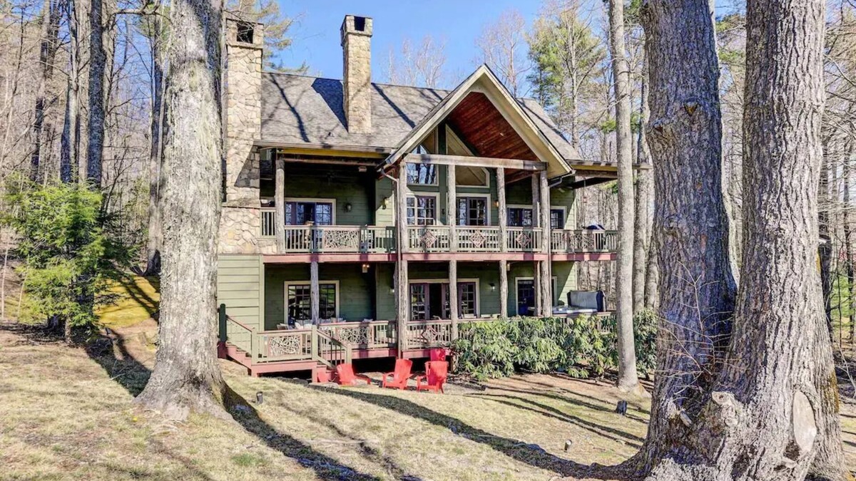 Cashiers House | Luxury Mountain Home: Golf, HotTub, Mountains, Lake, and Trillium Club amenities
