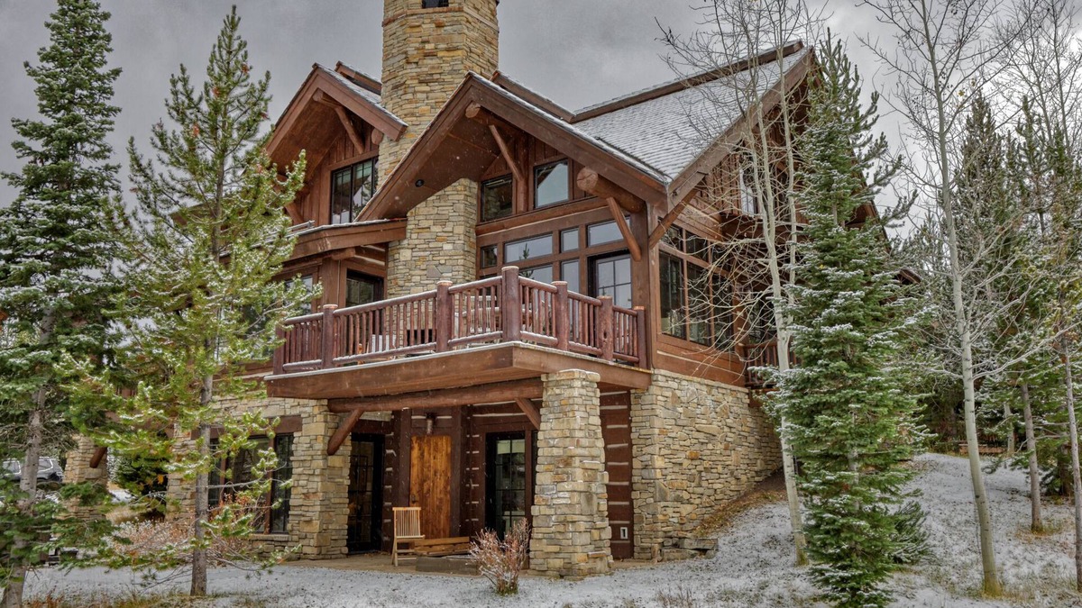 Spanish Peaks House | Luxury mountain house steps from the ski hill
