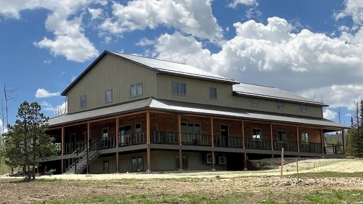 Carbon County House | Luxury Mountain Lodge with Hot Tub & Panoramic Sierra Madre Views.
