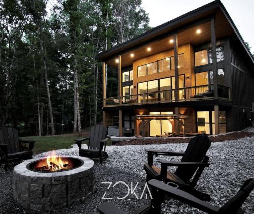 Westminster House | Luxury Mountain Retreat with Hot Tub Near Lake Hartwell & Clemson, SC