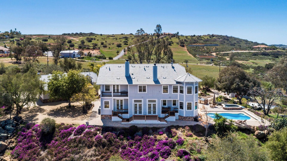 Ramona House | Luxury Nature Estate w/3 Homes, Salt Pool, Jacuzzi. Retreats, Intimate Weddings