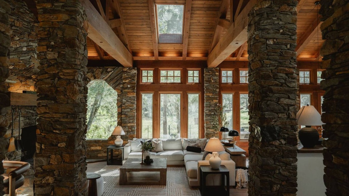 Mariposa Villa | Luxury Nature Getaway Stone House by Casa Oso