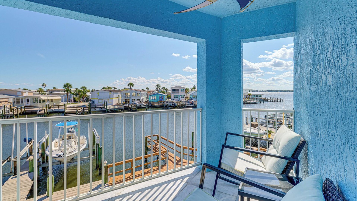Nettles Island House | Luxury Nettles Island Home w/Large Deck!