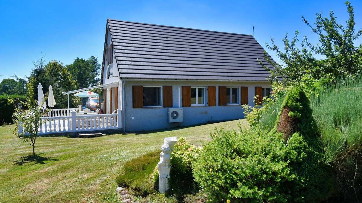 Tremouille-Saint-Loup Villa | LUXURY NEW AUVERGNE HOUSE TREMOUILLE ST LOUP MAXIMUM 10/12 PEOPLE