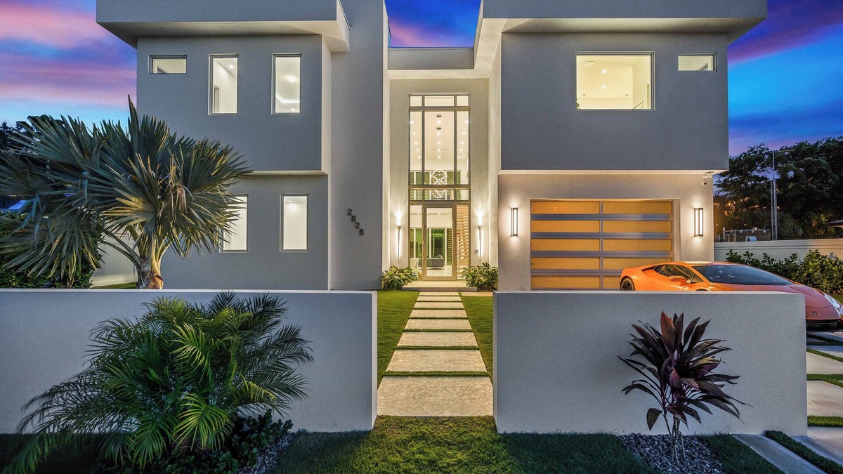 The Bluffs House | Luxury New Modern Beach Mansion in BEST Location!