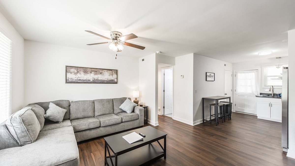 Gallatin House | Luxury North of Nashville Retreat- Easy Lake Access