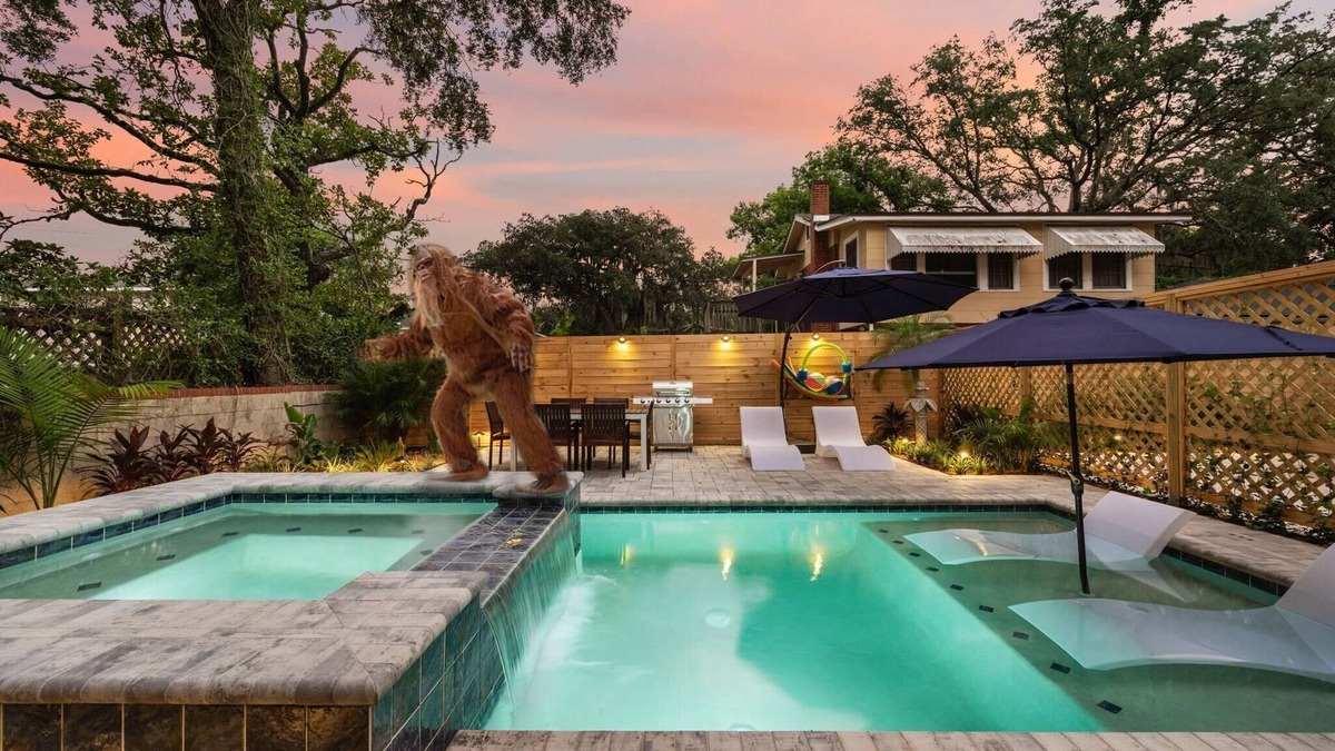 San Marco House | Luxury Oasis: Heated Pool, Spa, Hot Tub & Grill Patio