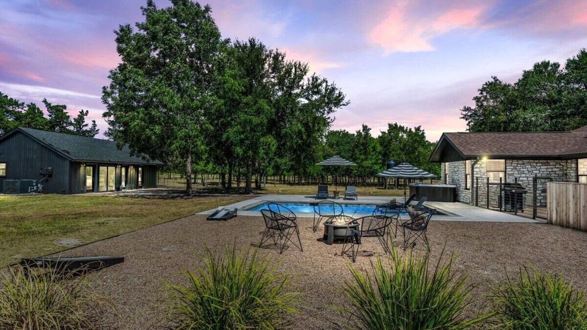 Manor House | Luxury Oasis: Pool, Hot Tub, Games + Guesthouse