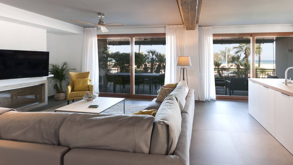 Grau i Platja Apartment | Luxury oceanfront loft with 3 suites rooms with 190m2: High Speed Wifi: 300mbs
