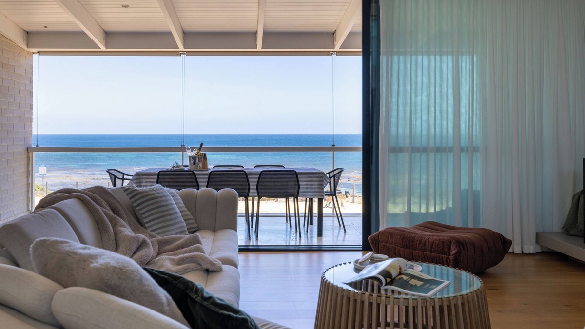 Aldinga Beach House | Luxury oceanfront retreat close to cellar doors of McLaren Vale