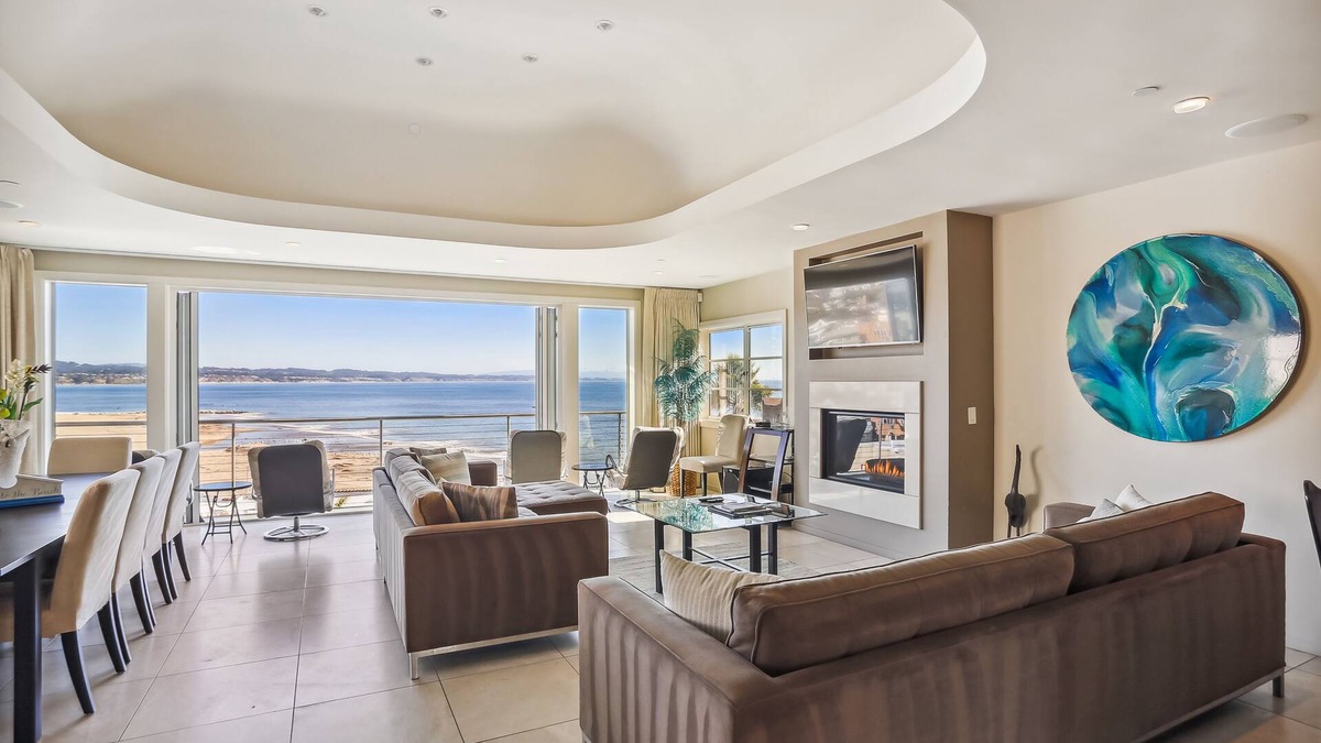 Capitola House | Luxury Oceanside Dream – Steps to Capitola Beach