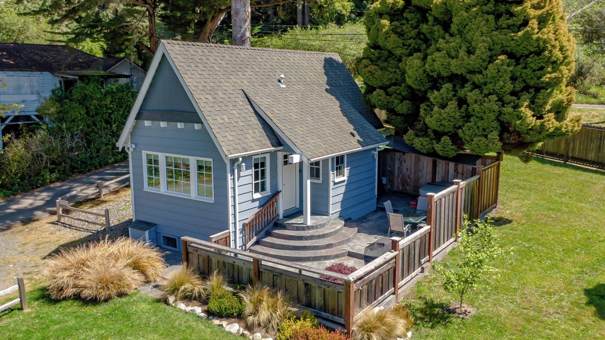 Trinidad Cabin | Luxury oceanside retreat, hot tub, epic views, expansive grounds for wildlife viewing and picnics
