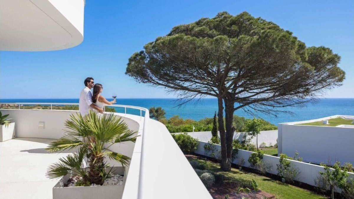 Lagos City Center Villa | Luxury Oceanside Villa With Comfort And Style