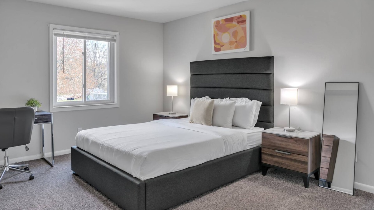 Edgemoor Apartment | Luxury on a Budget! Spacious Retreat Awaits