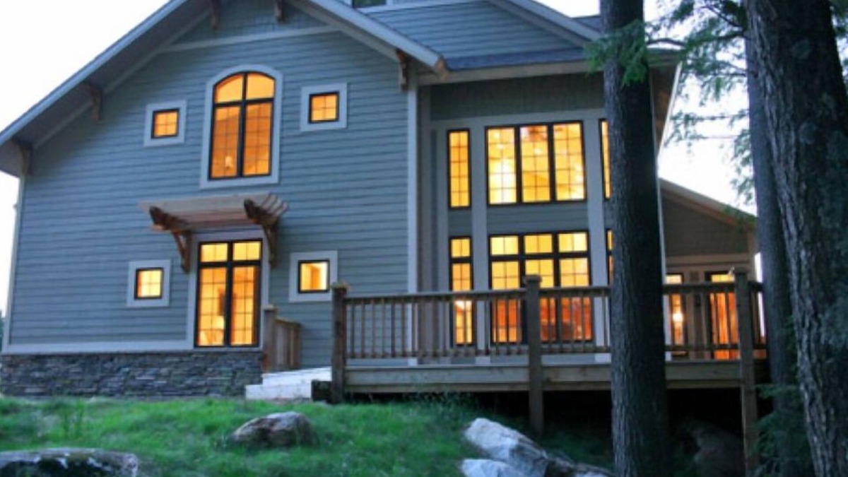 Three Lakes House | Luxury on the 3L chain sleeps 8+ at the Northernaire Resort's Premier Unit!