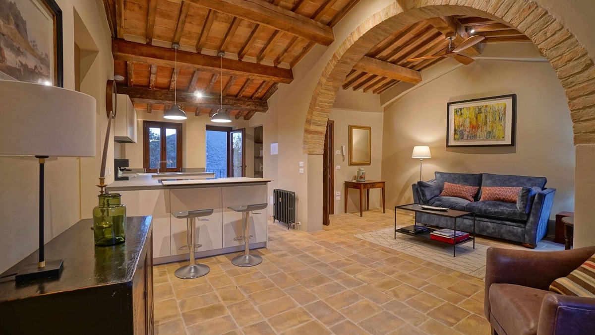Montone Apartment | Luxury one bedroom apartment in the main Piazza of historic Montone