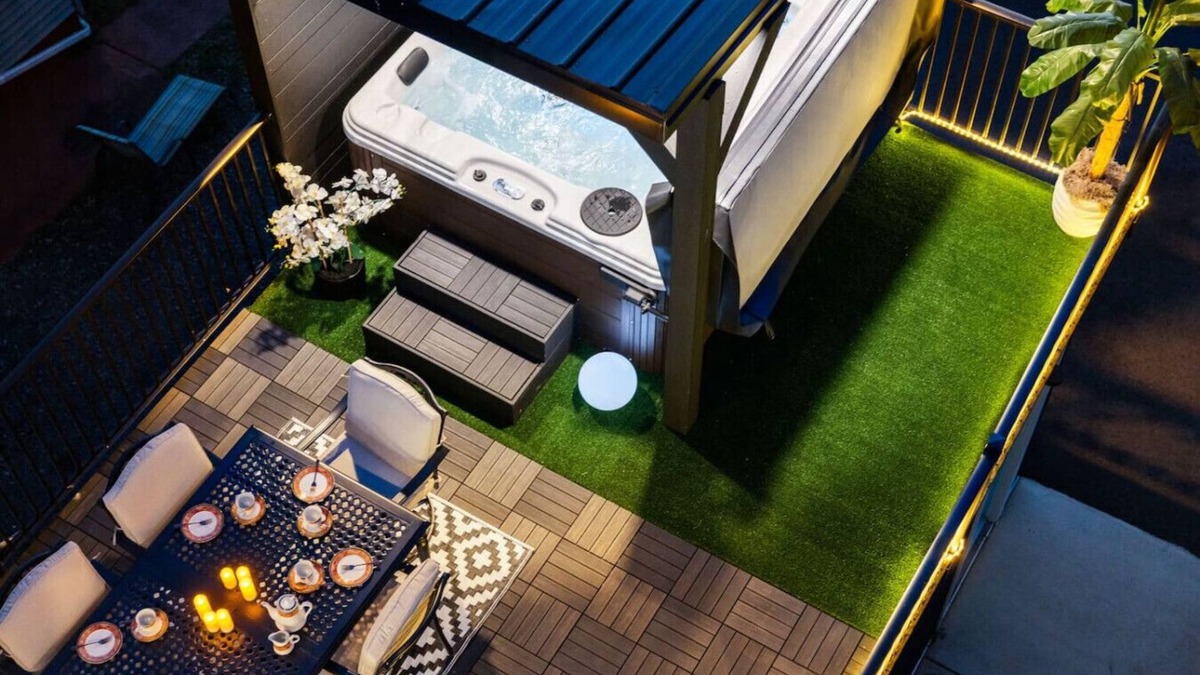 Lawrenceville Apartment | Luxury Overlooking Lawrenceville! Stylish & Serene