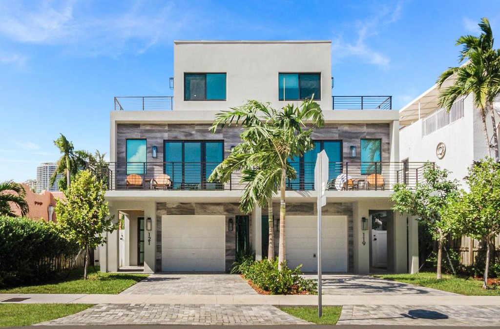Colee Hammock House | Luxury Paradise walk to Las Olas -5 mins to Beach